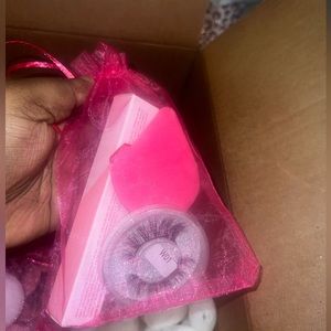 The perfect red lip gift set 💋